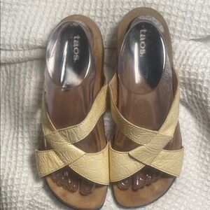Taos Footwear Cream Comfort Sandals